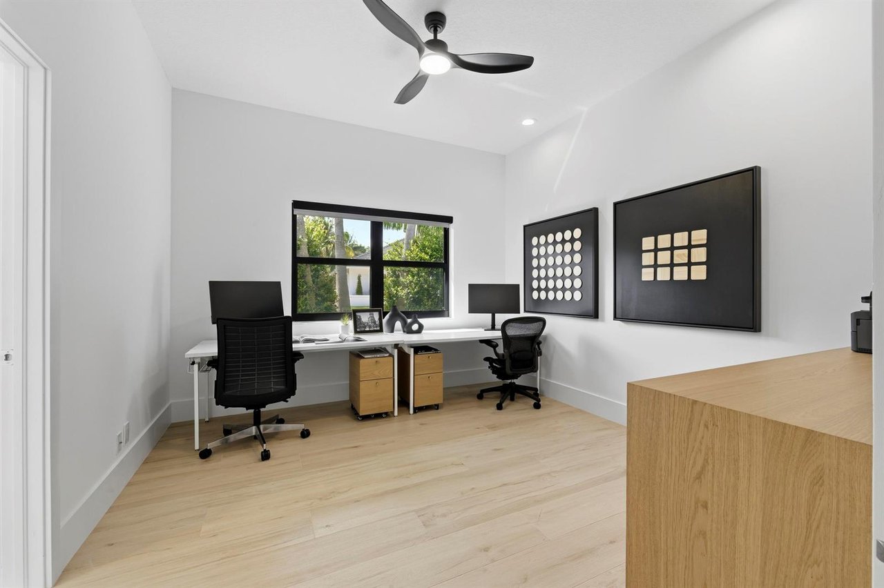 2557 Seminole Circle