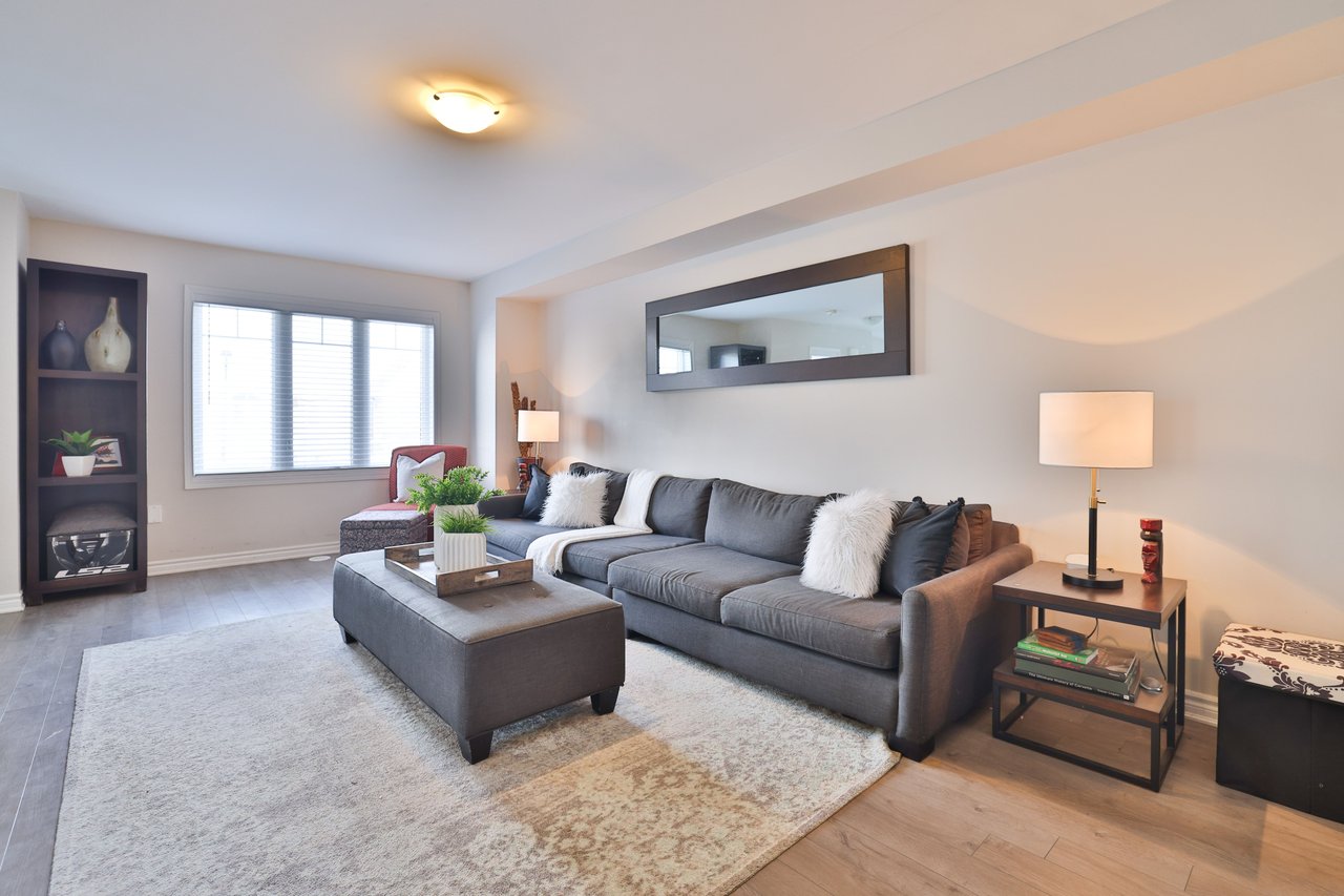 1133 Duignan Crescent, Milton