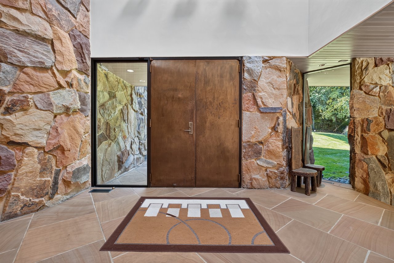 15 Horseshoe Road (Long Island)