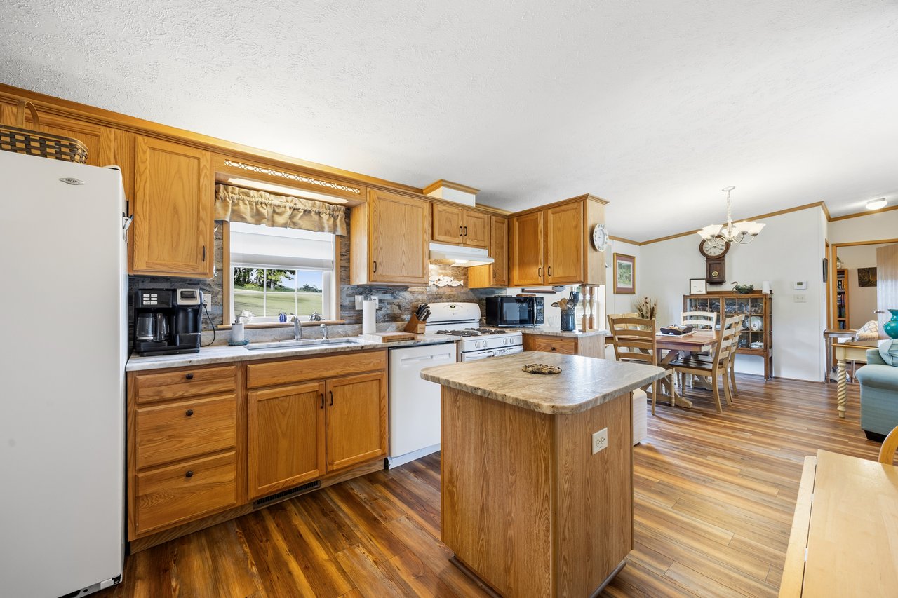 5 Cote Dr, Poland