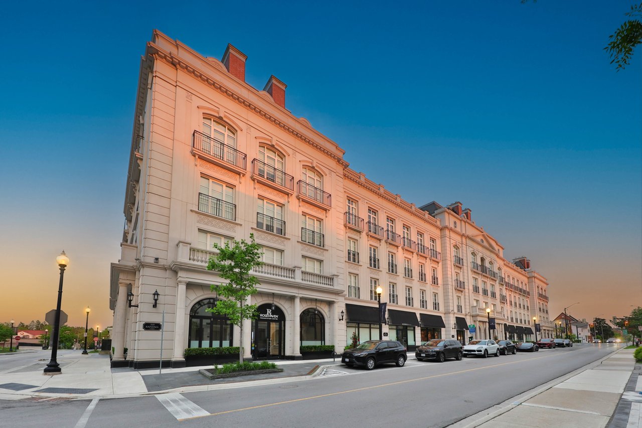 307-300 Randall Street, Oakville