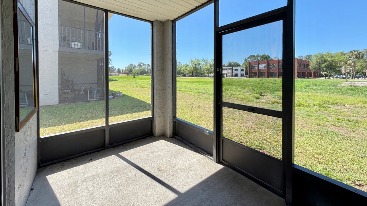 Spacious Ground-Floor Apartment for Lease in Winter Springs