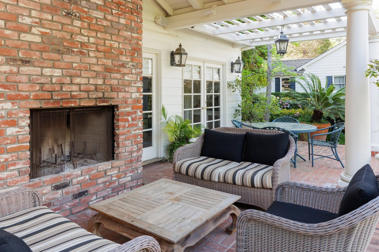 243 South San Rafael Avenue