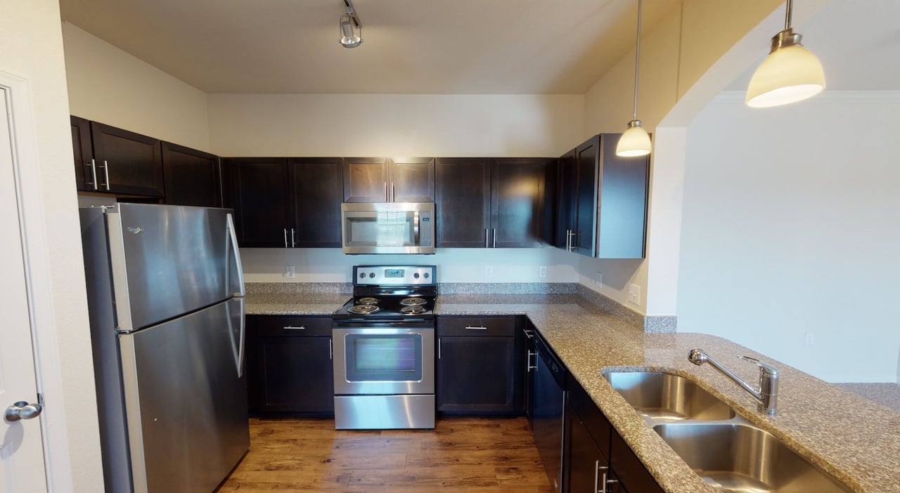 Beautiful 1/1 apartment home 20 minutes north of downtown!