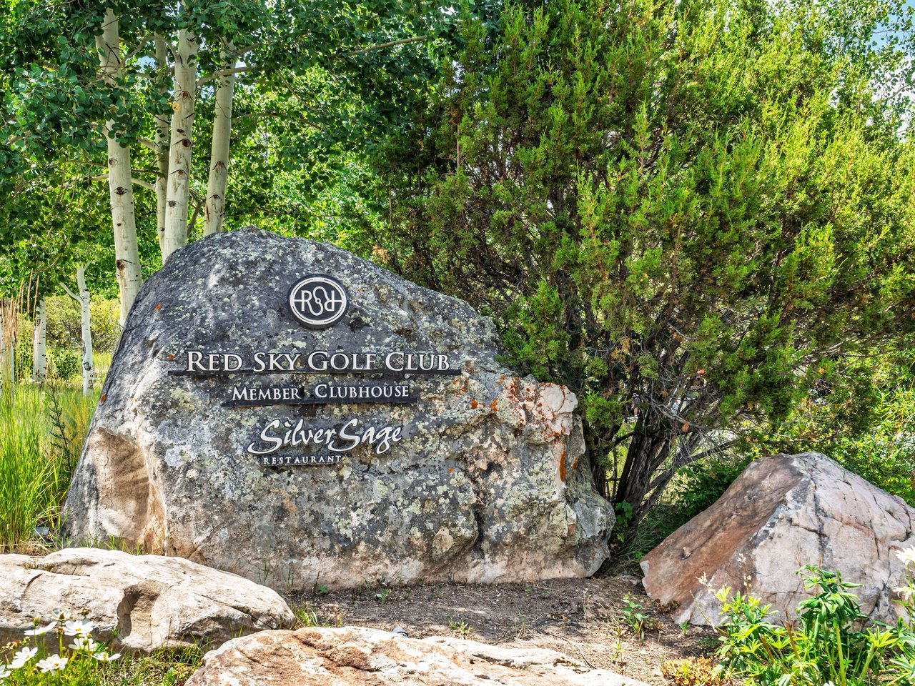 217 Saddle Rock