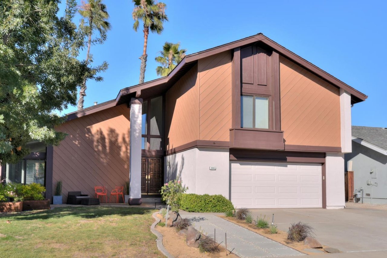 2982 Faircliff Court