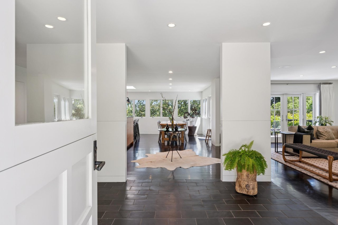 28 Black Log Rd