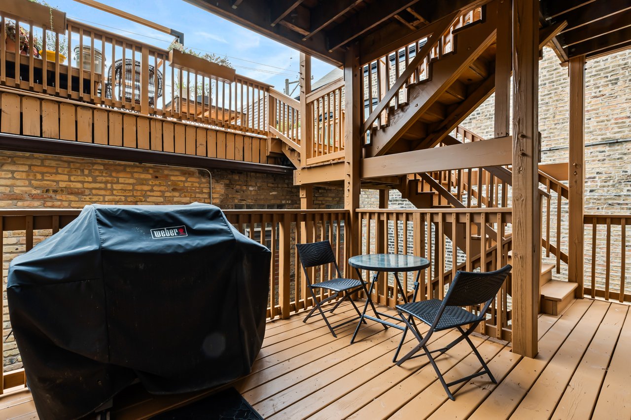 942 N Wolcott Ave #1