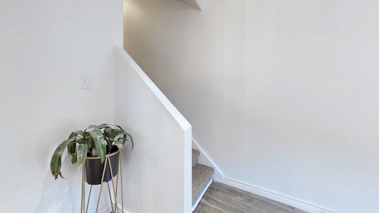 52 Adelaide Street Unit:32
