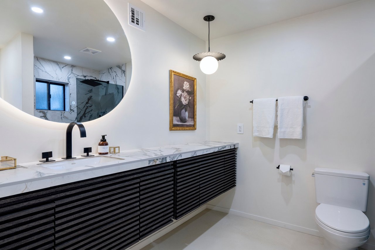 1005 W Emerine Drive