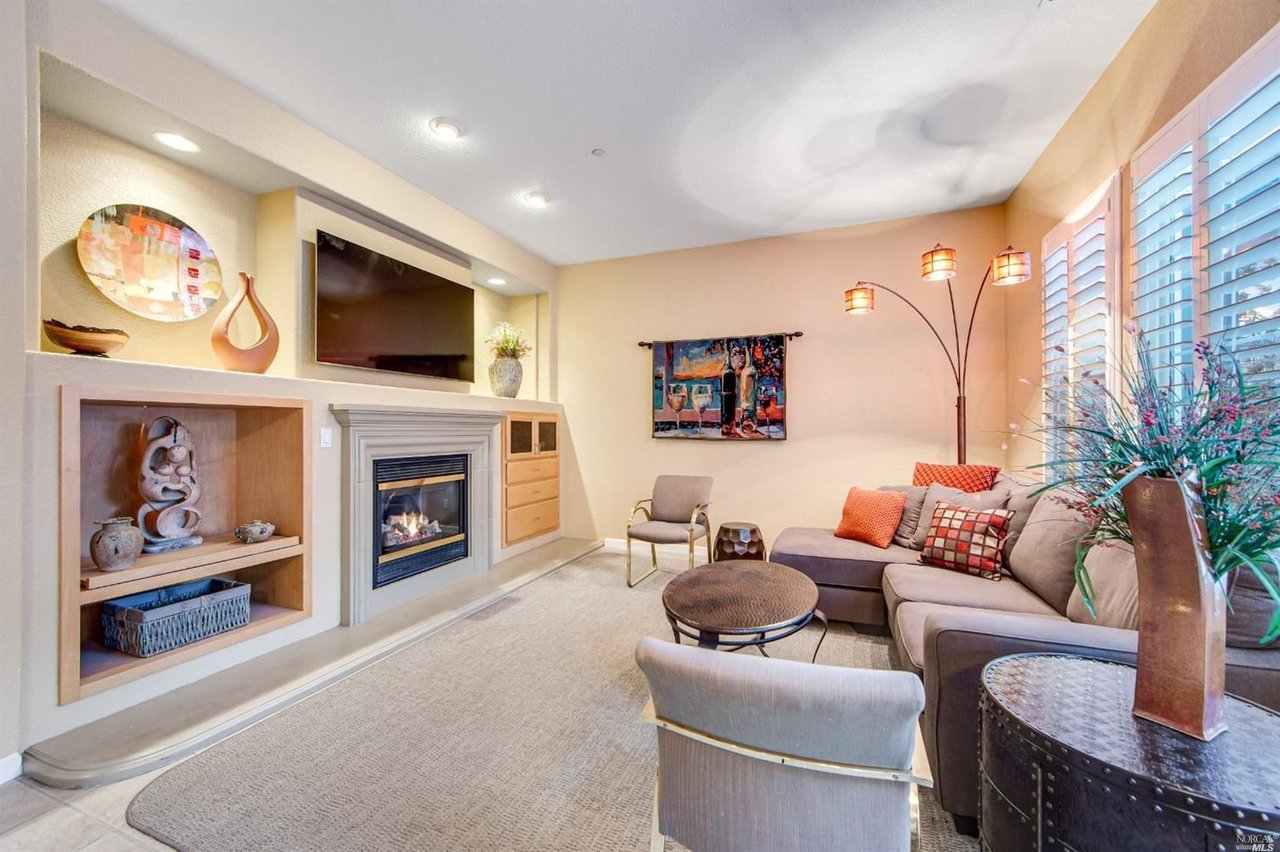 1876 Mallard Ln