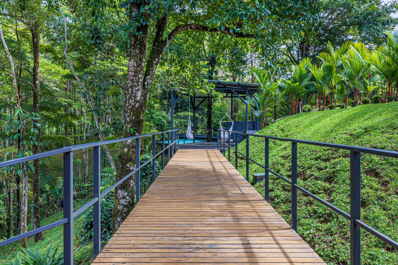 La Sombra Villas, Where Nature Meets Comfort in Tinamates!