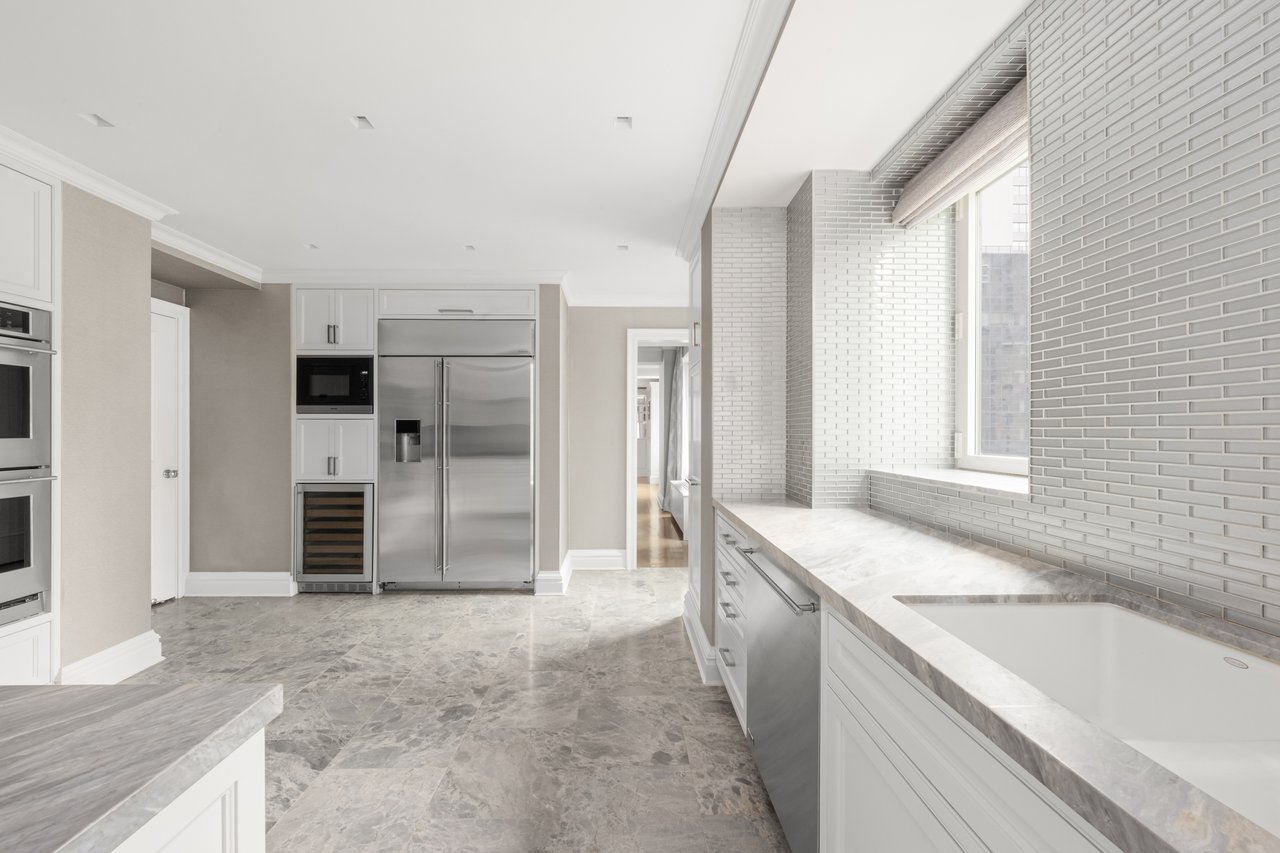 502 Park Avenue, PH27