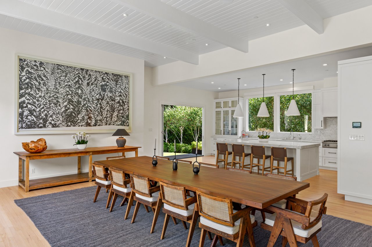 Private, Modern Compound in Premier Ross Location