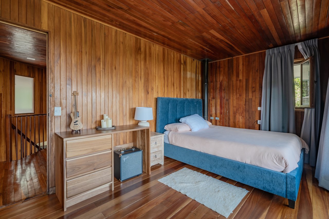 Eco Luxury Estate in Monteverde with Panoramic Gulf Views & Flat Land