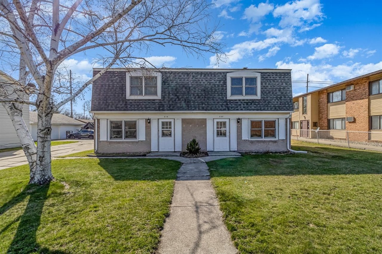 618-622 N Shelby Pl, Hobart, IN