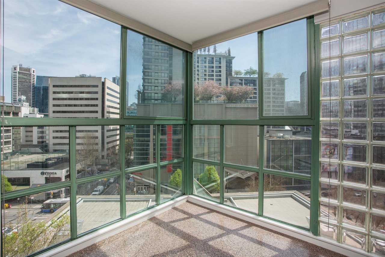 804-909 Burrard St
