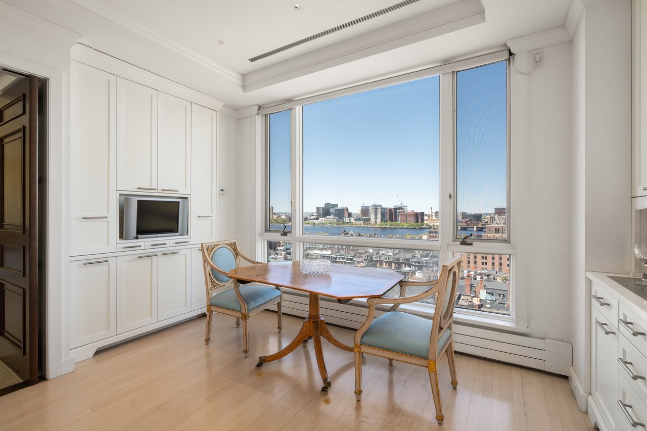 The Carlton House 16BCD