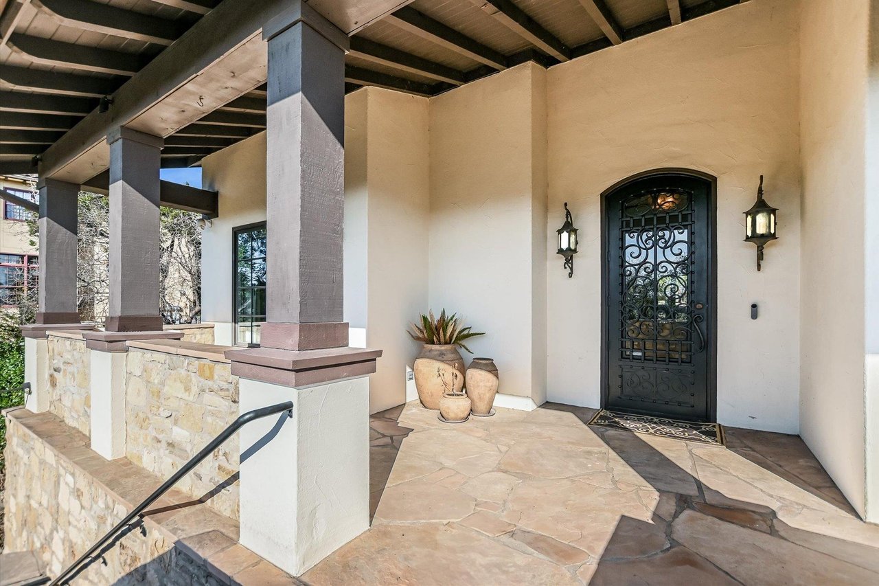 624 Logans Ln