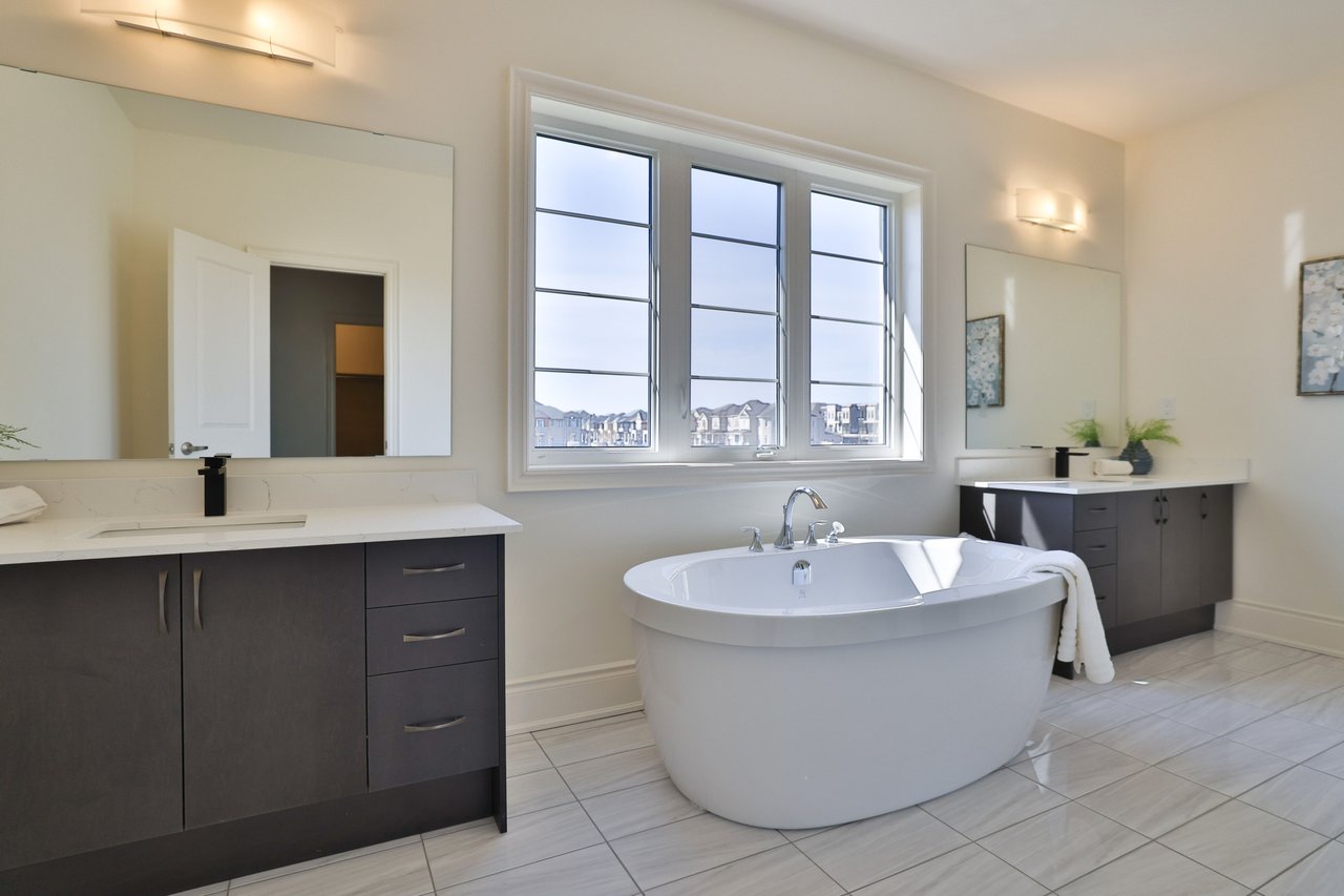 37 North Park Boulevard, Oakville