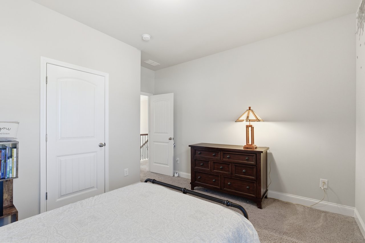 24 Dunsborough Drive