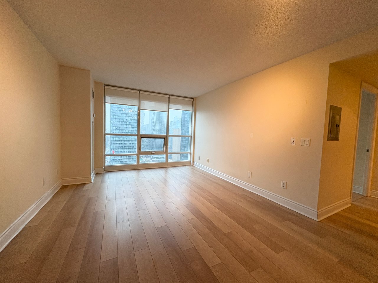 763 Bay St Unit: 3413