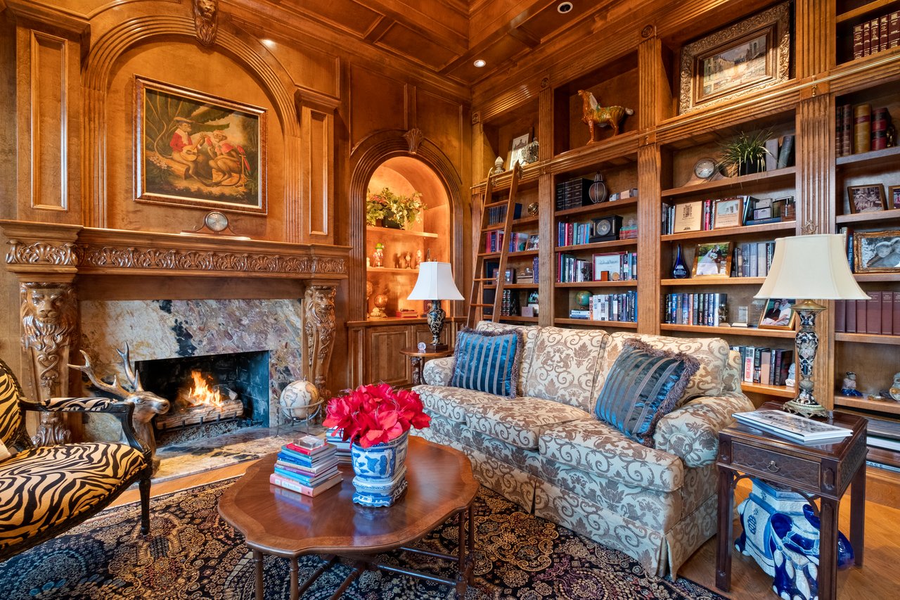 A Town & Country Sanctuary on 2+ Acres With a Surprising Backdrop 