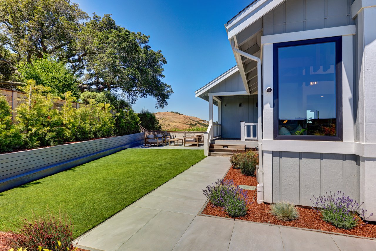 Stylish View Home on a Cul-De-Sac