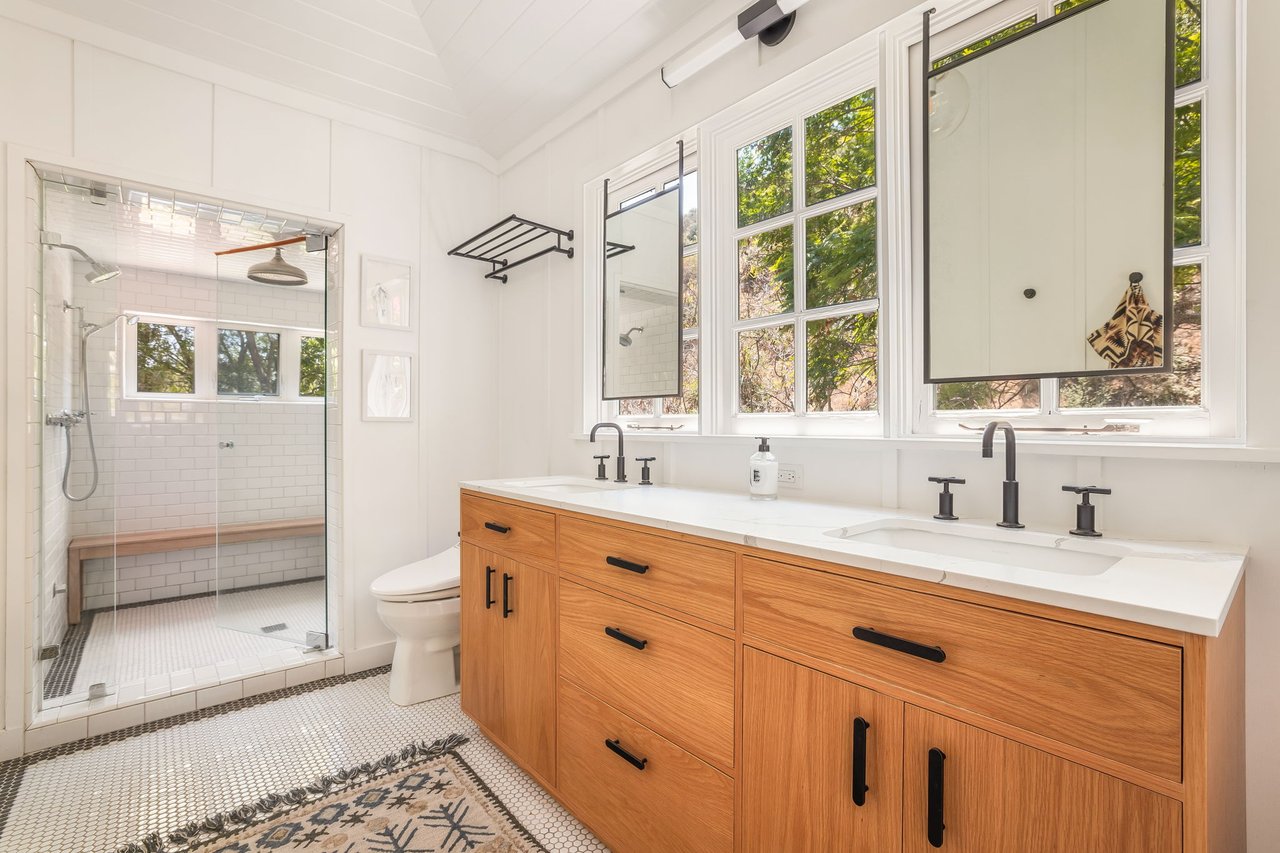 2015 Nichols Canyon Rd