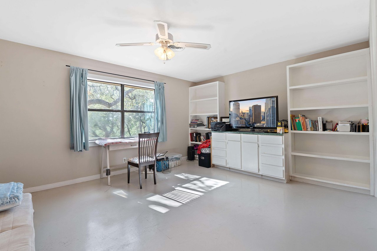 8705 S View Rd, Austin