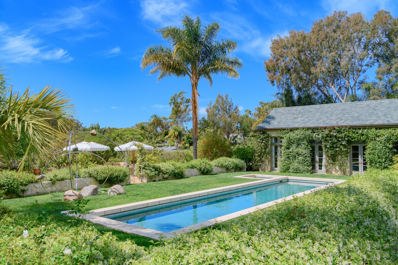 6625 Zumirez Dr