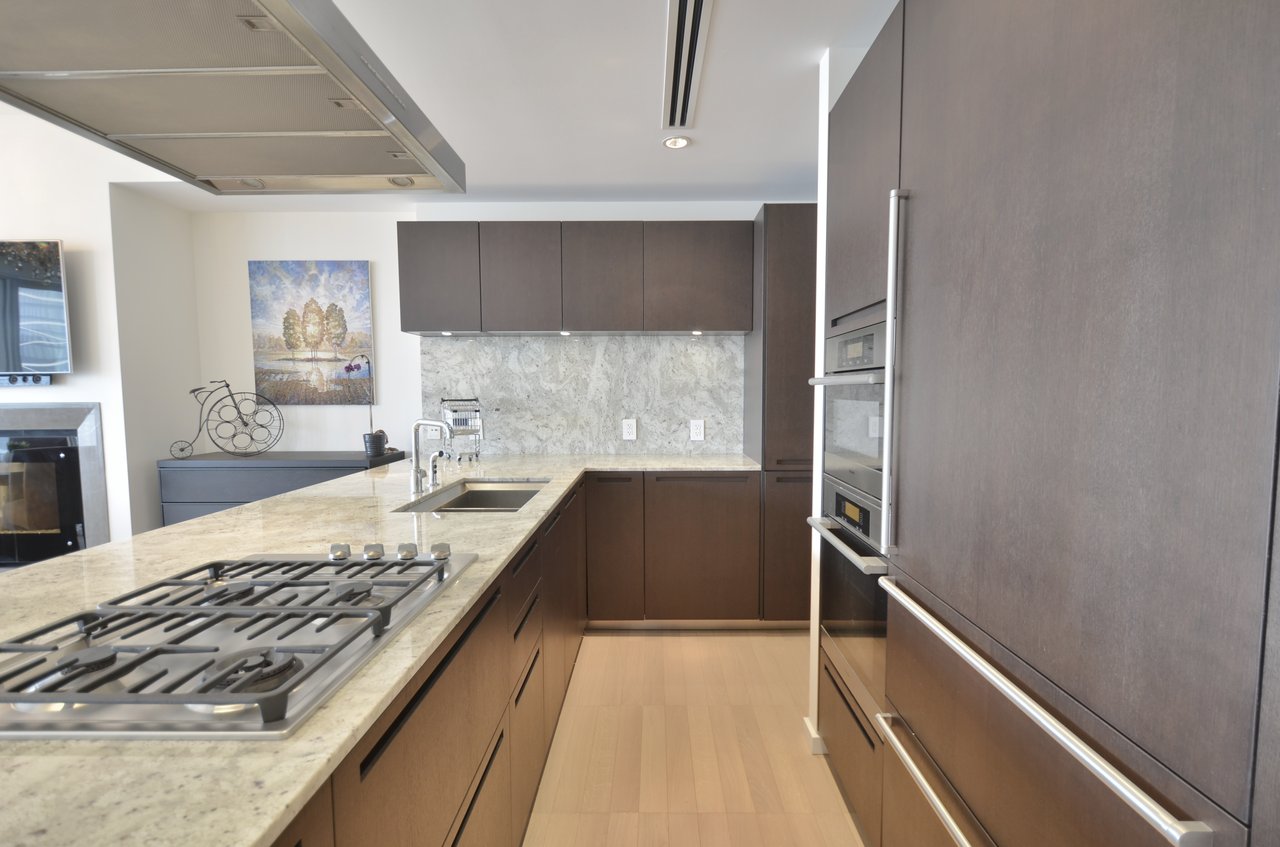 Suite 3003- 180 University Ave