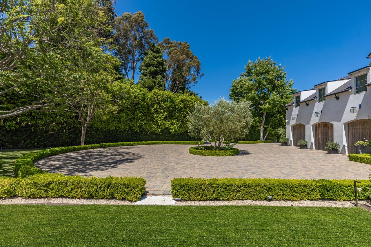 11951 Pinnacle Pl, Beverly Hills