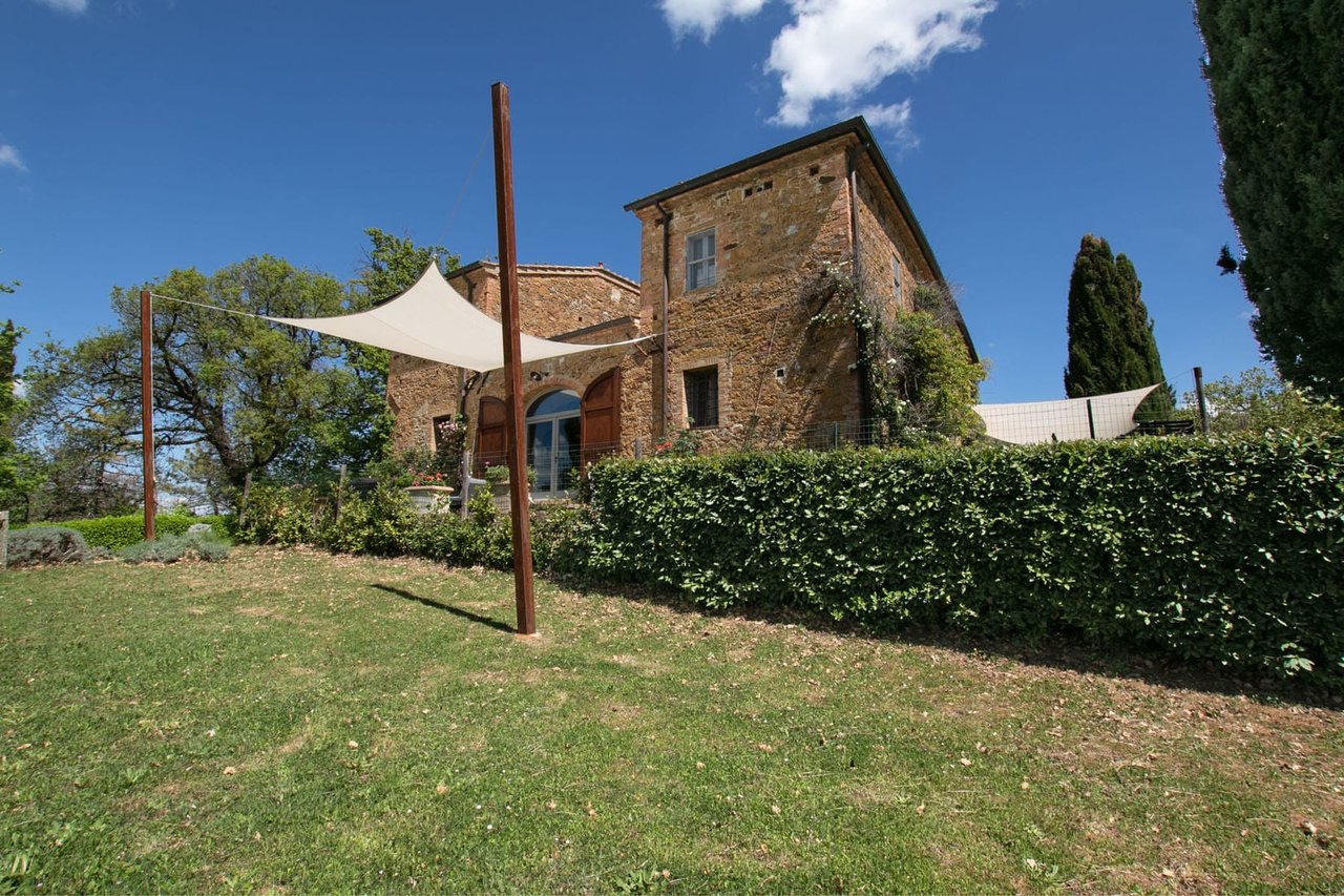 TENUTA RUSTICHELLO “Superb property for sale in the municipality of Montalcino” 