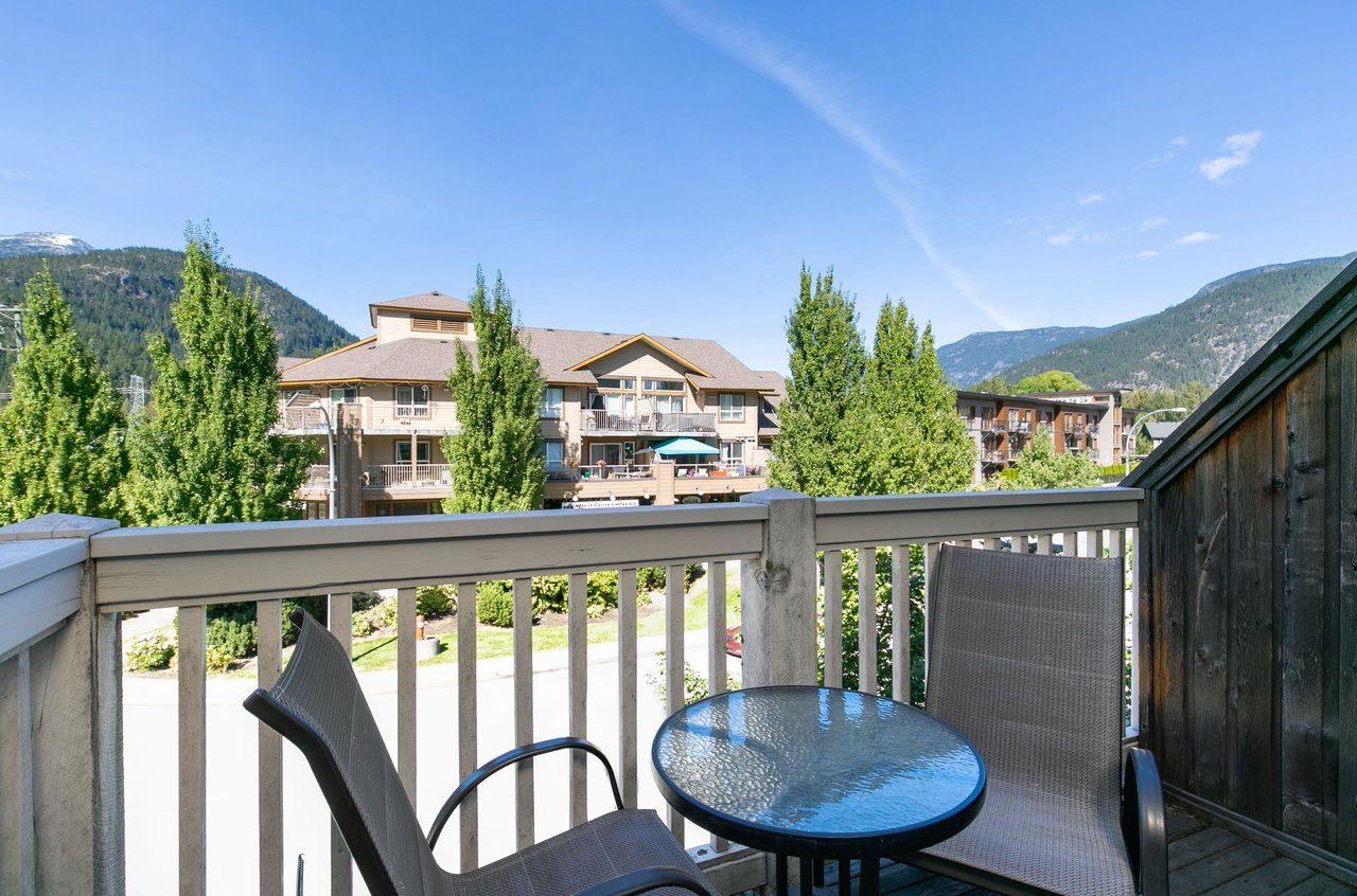 205-7330 Arbutus Street, Pemberton