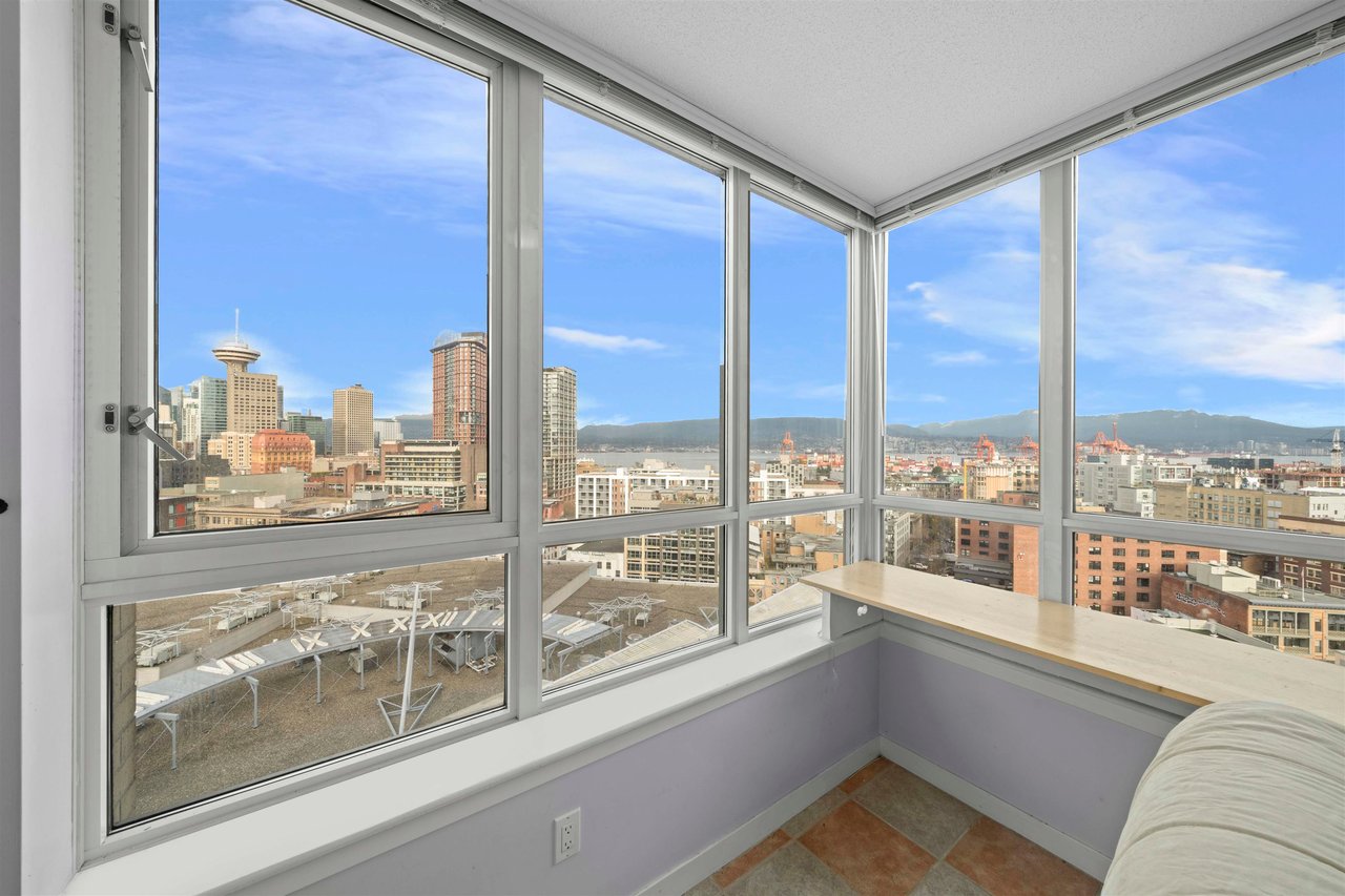 1905-63 Keefer Pl