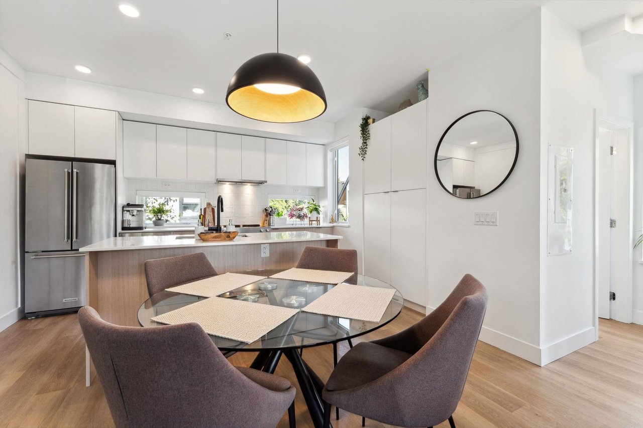 212-1306 Laval Square