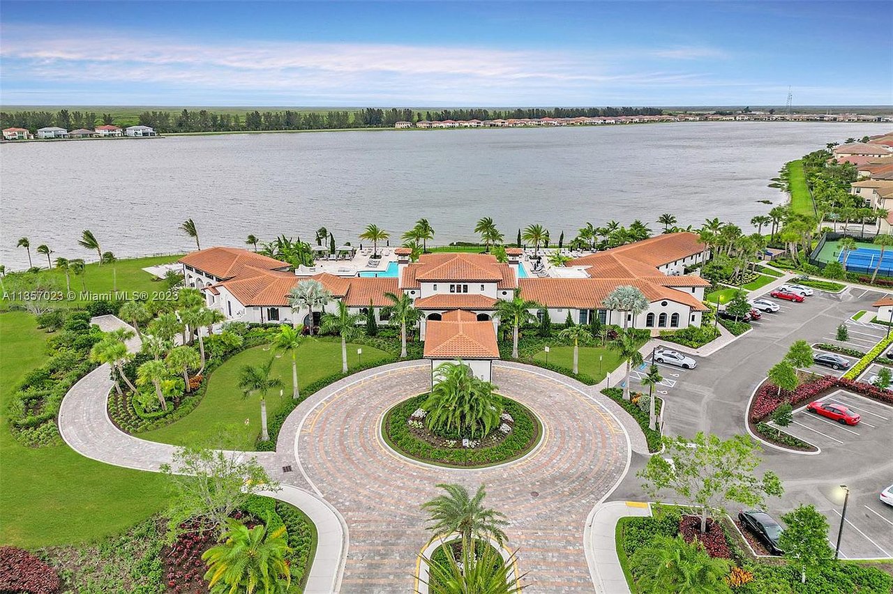 Parkland Bay