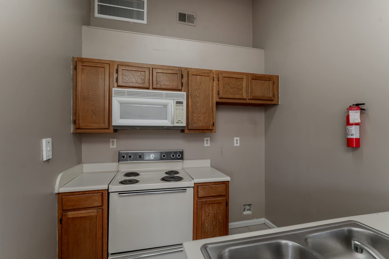 2 bedroom Condo in Madison City!!! Madison Towne Centre Community!