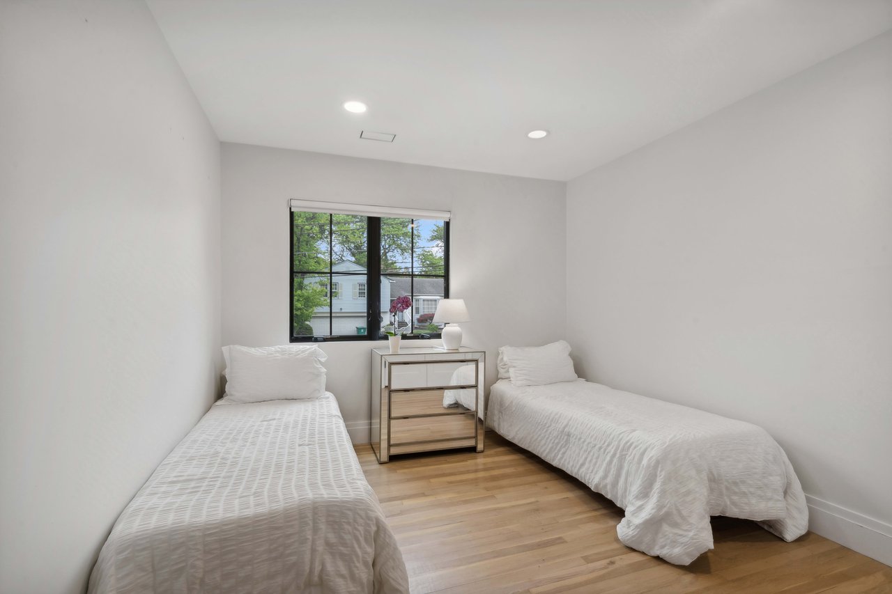 13 Brookfall Rd