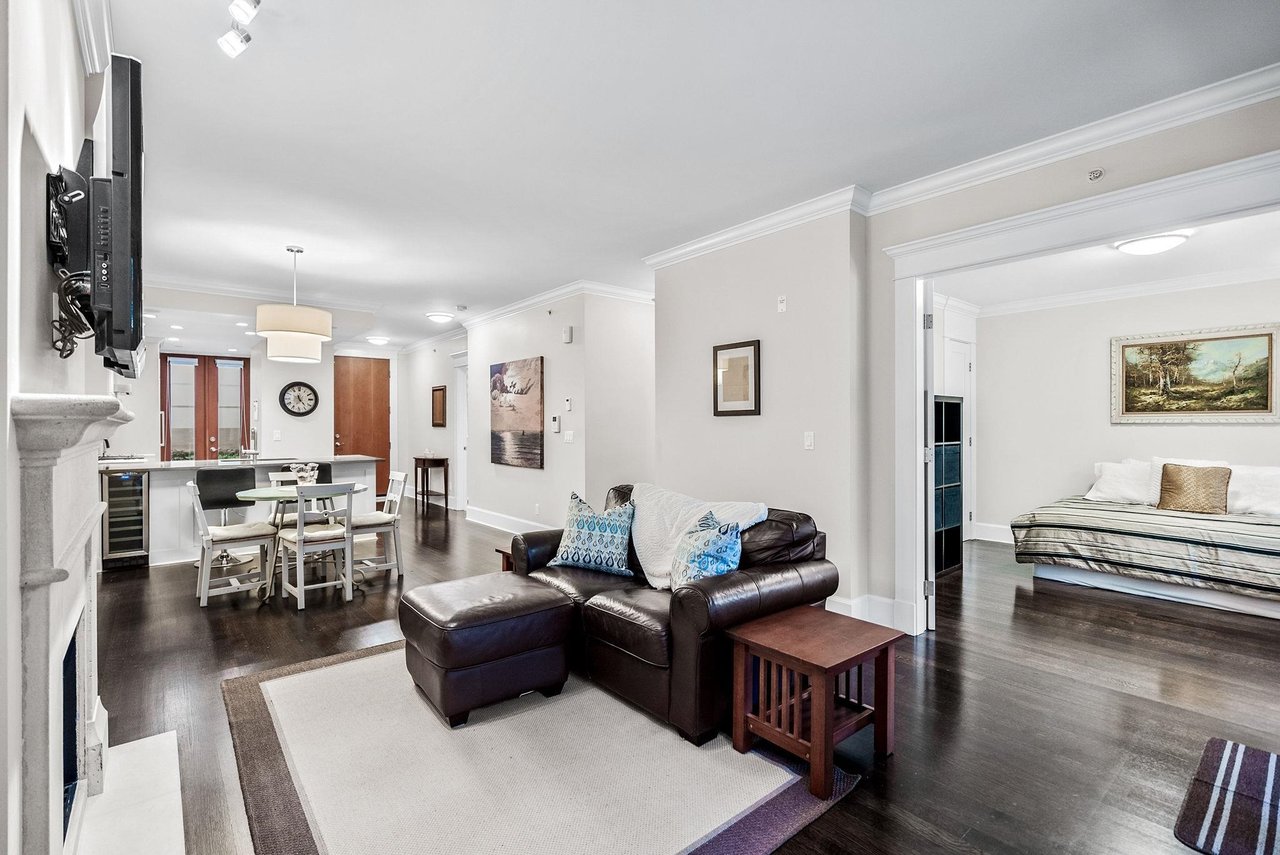 3-1891 Marine Dr