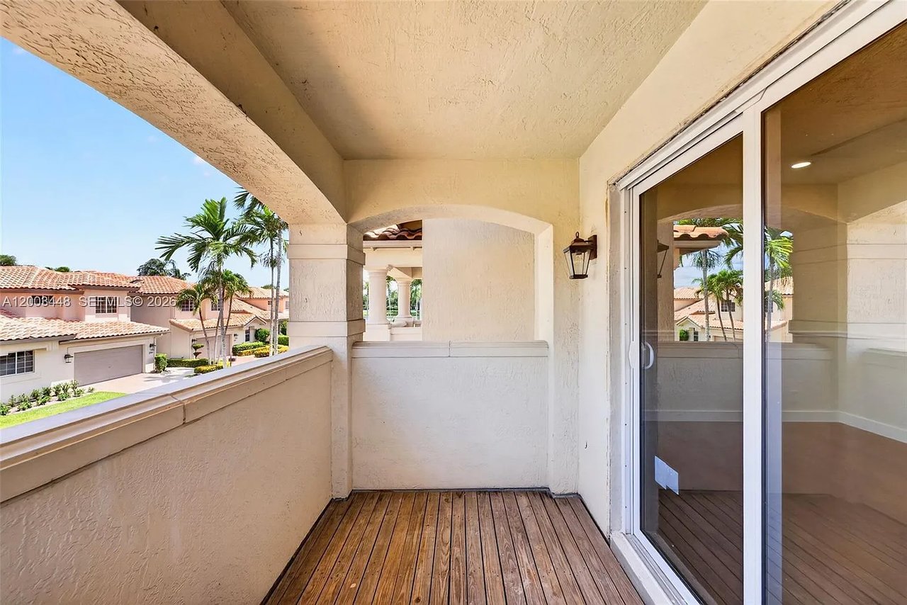2546 NW 52nd St