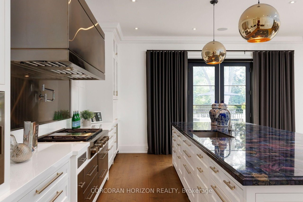 HOGGS HOLLOW CROWN ESTATE