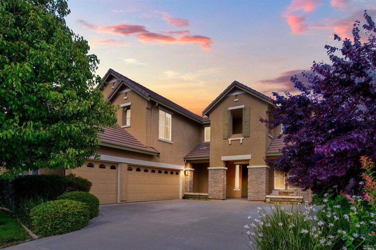 632 Canterbury Cir