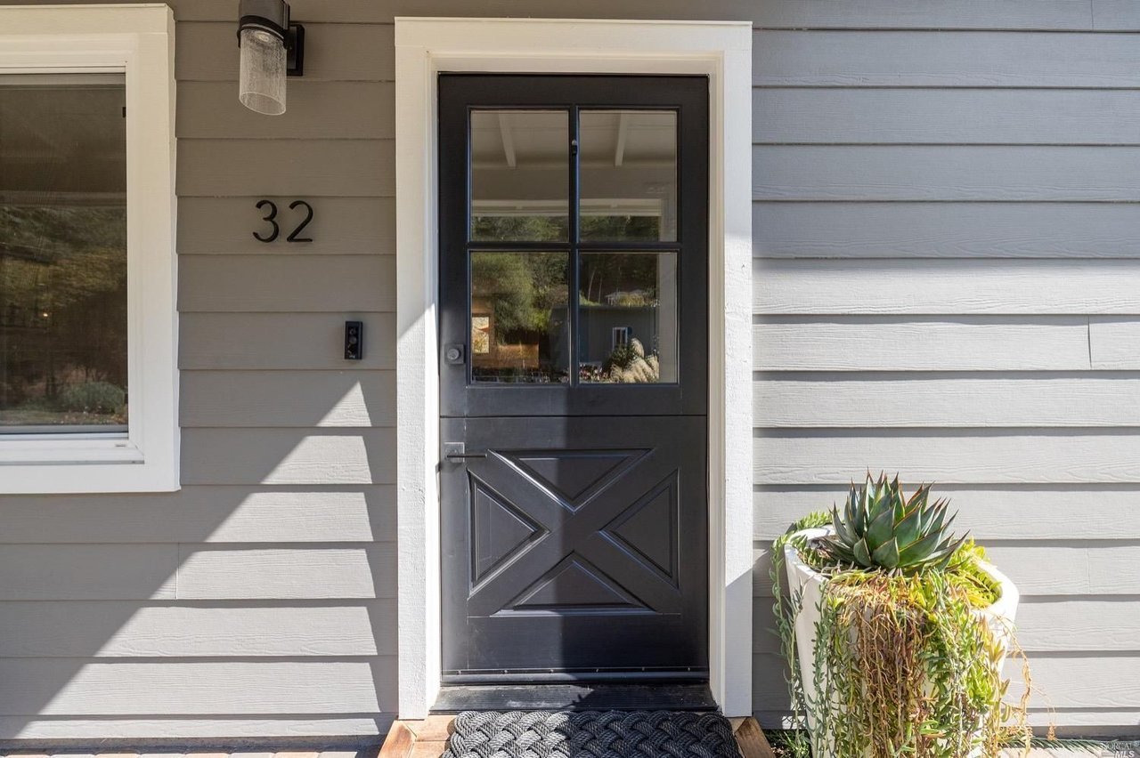 32 Olive Ave