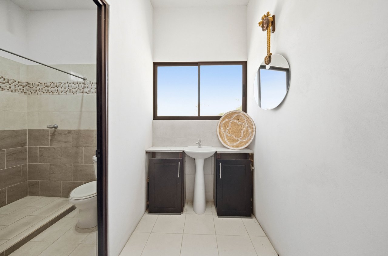 Finca Las Ventanas | Expansive Mountain View Estate Near Potrero