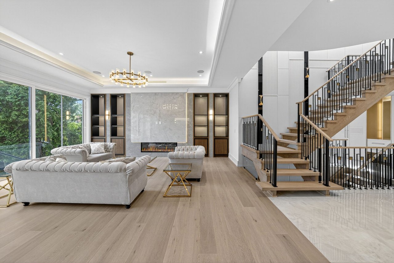 Distinctive Luxury Residence
