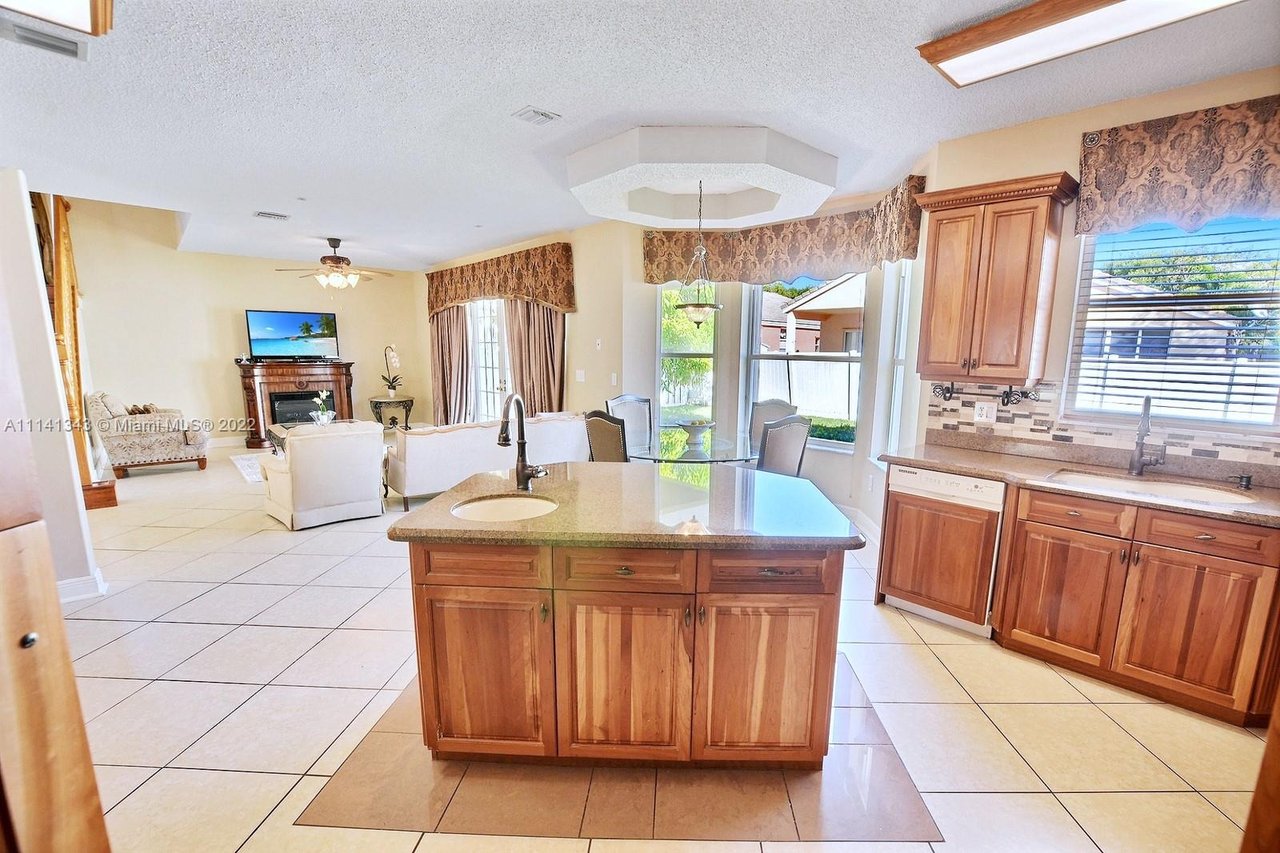 4937 Southwest 166th Ave