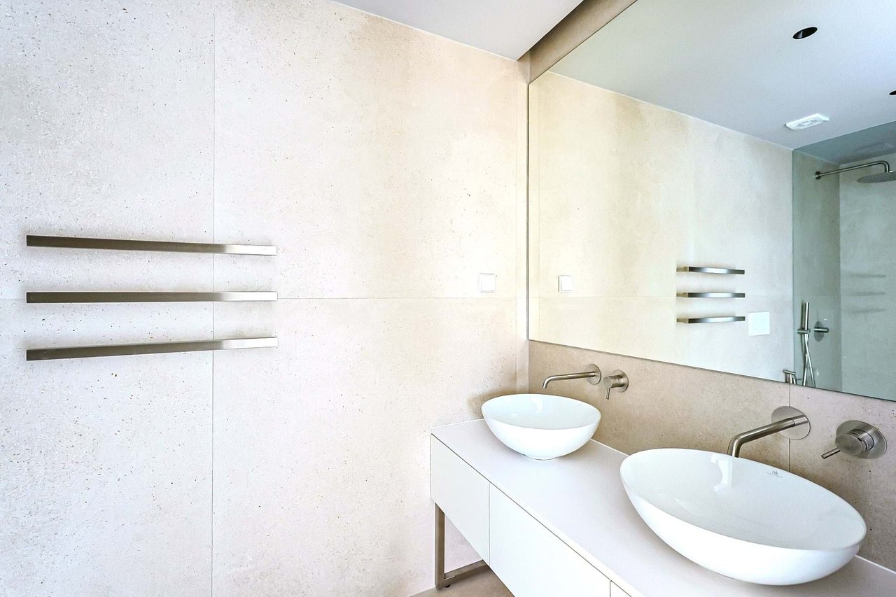 Stylish 2-Bedroom Apartment in the Heart of Lisbon with Exceptional Amenities
