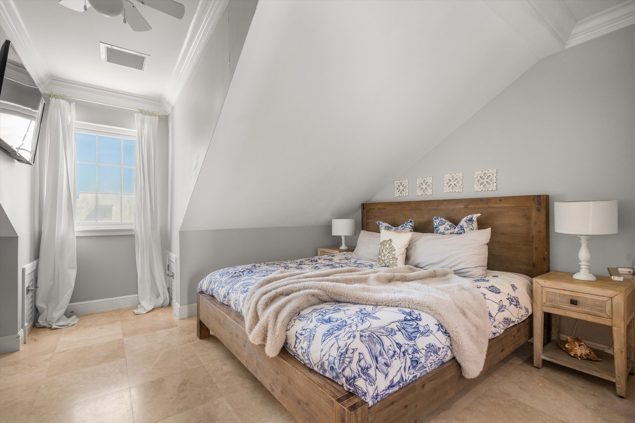 Luxury Oceanview Residence in Palm Cay 